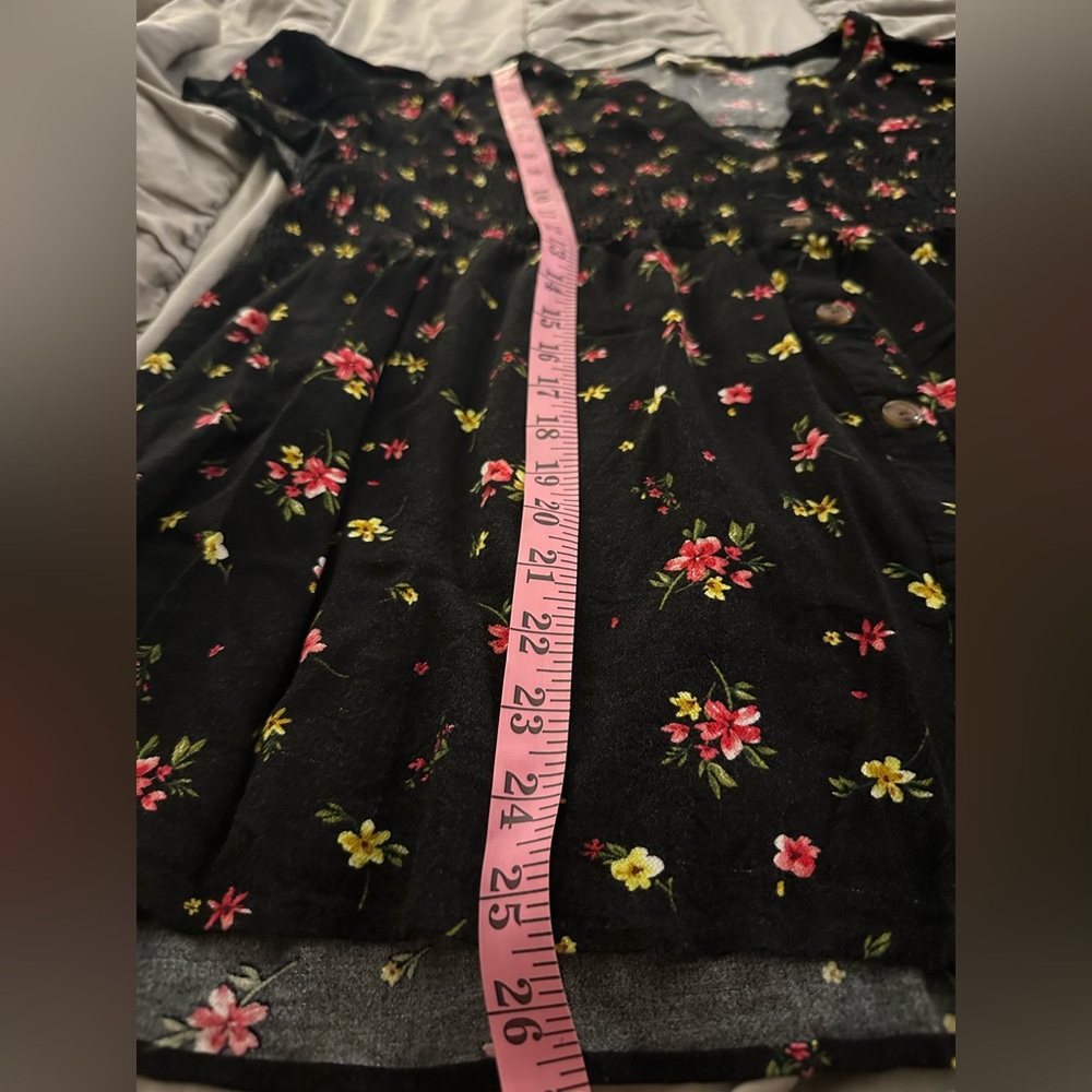 Floral‎ Black Women's Top - Picture 4 of 7